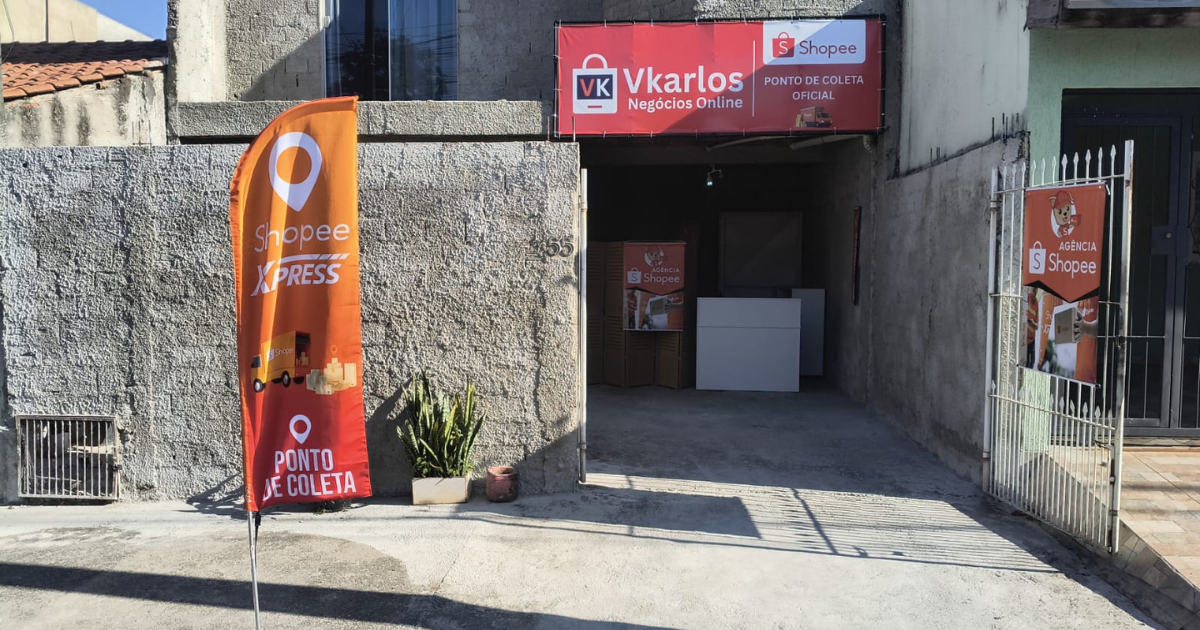 Fachada organizada da Vkarlos Log, ponto de coleta oficial Shopee Express no bairro Vitória Régia, Zona Norte de Sorocaba.